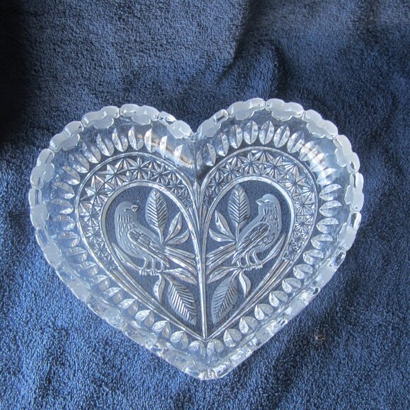 VTG HOFBAUER CRYSTAL HEART DISH W/LOVEBIRDS, MADE IN GERMANY - Picture 1 of 6